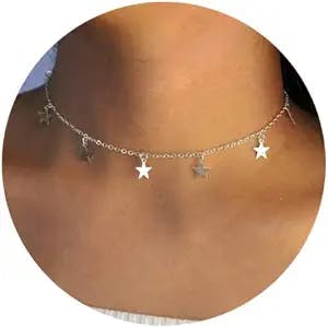 Y2K Look: Gold and Silver Star Chokers, the Ultimate Grunge Accessory!