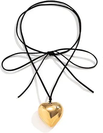 Y2K Look’s Review of the GIGB PBDK Chunky Puffy Heart Choker Necklace: The 