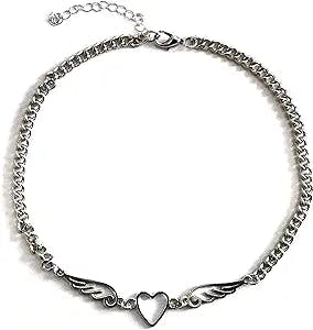 Butterfly Chains and Heart Pendants: The Ultimate Y2K Necklace!